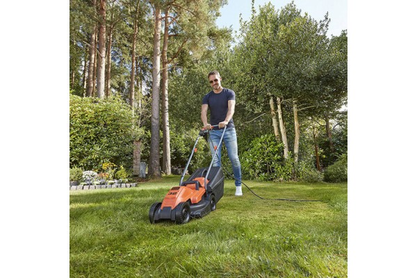 Газонокосарка електрична BLACK+DECKER BEMW451