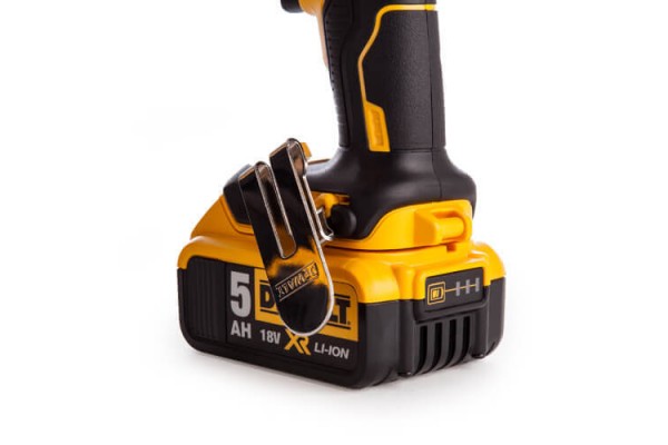 Шурупокрут акумуляторний безщітковий DeWALT DCF620P2K