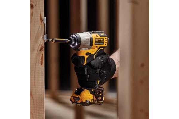 Набір з двох інструментів безщіткових DeWALT DCK2110L2T