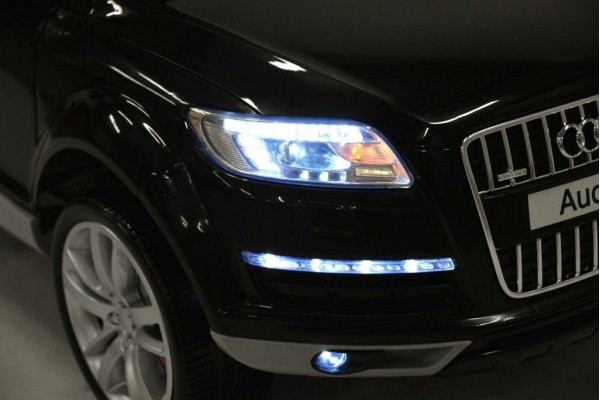 Машина на акумуляторній батареї  AUDI Q7- BLACK