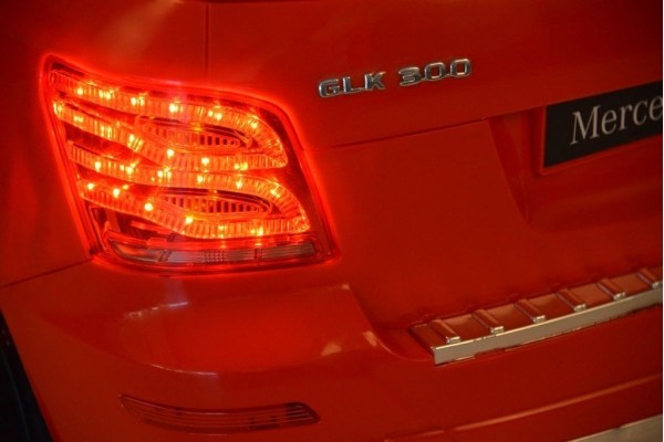 Машина на акумуляторній батареї HECHT MERCEDES BENZ GLK- CLASS- RED