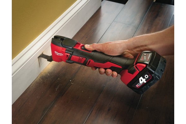 Багатофункціональний інструмент акумуляторний Milwaukee M18 BMT-0X (без АКБ та ЗП) Багатофункціональний інструмент акумуляторний Milwaukee M18 BMT-0X (без АКБ та ЗП)
