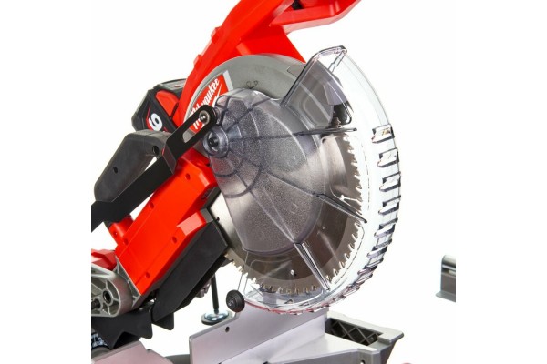 Пила торцювальна акумуляторна Milwaukee M18 FMS254-0, 254 мм (4933451729) Пила торцювальна акумуляторна Milwaukee M18 FMS254-0, 254 мм (4933451729)