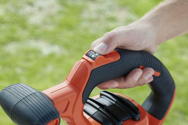 Садовий пилосос електричний BLACK+DECKER BEBLV300