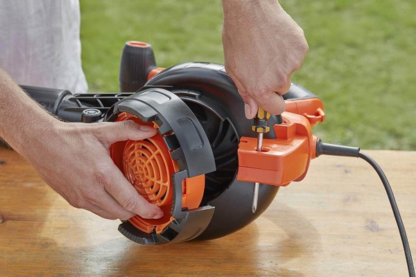 Садовий пилосос електричний BLACK+DECKER BEBLV300