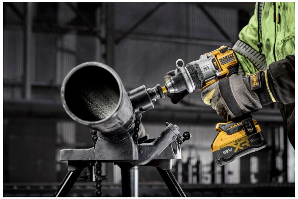 Дриль-шурупокрут акумуляторний безщітковий ударний DeWALT DCD1007NT