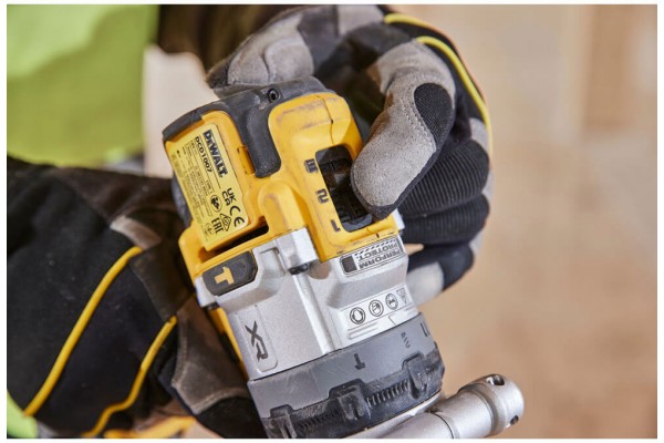 Дриль-шурупокрут акумуляторний безщітковий ударний DeWALT DCD1007NT