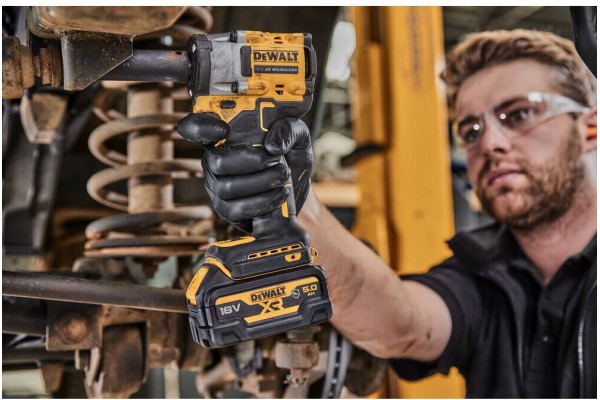 Гайковерт ударний акумуляторний безщітковий DeWALT DCF923N