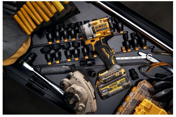 Гайковерт ударний акумуляторний безщітковий DeWALT DCF923P2G