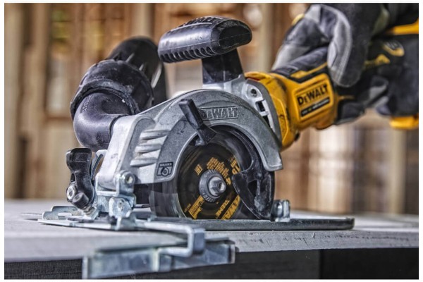 Пила дискова акумуляторна безщіткова DeWALT DCS571P2