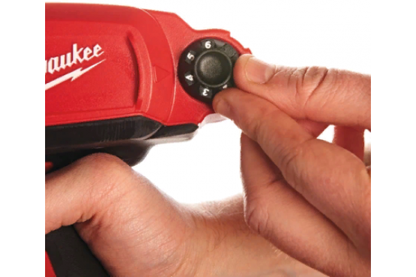 Клейовий пістолет Milwaukee M12 PCG/600A-0 без АКБ и ЗУ (4933441786) Клейовий пістолет Milwaukee M12 PCG/600A-0 без АКБ и ЗУ (4933441786)
