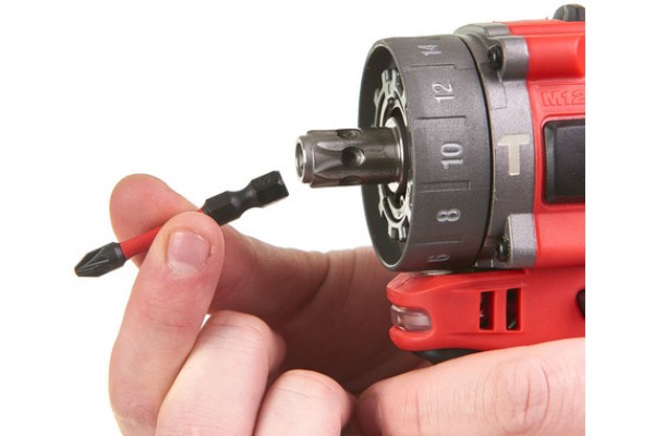 Акумуляторна ударна дриль-шурупокрут Milwaukee M12 FPDXKIT-202X (4933464138) Акумуляторна ударна дриль-шурупокрут Milwaukee M12 FPDXKIT-202X (4933464138)