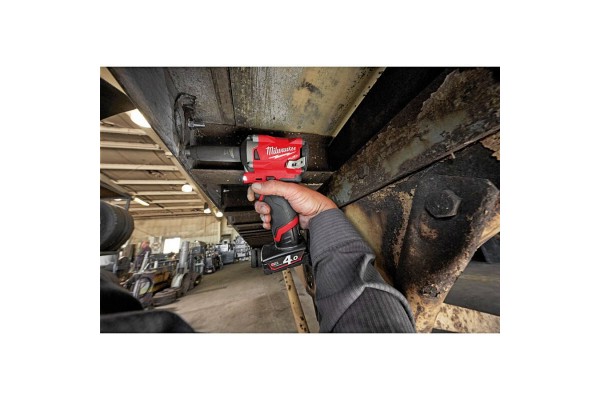 Гайкокрут акумуляторний 1/2\" MILWAUKEE, M12 FIWF12-422X, 339 Нм, (+ заряд.пристрій, 2 акум., HD кейс