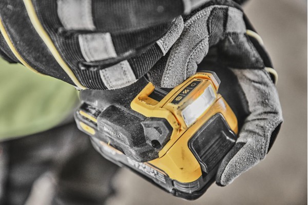 Дриль-шуруповерт акумуляторна безщіткова DeWALT DCD800E2T