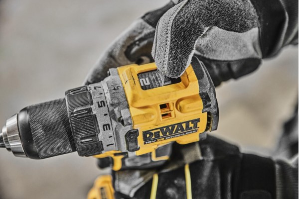 Дриль-шуруповерт акумуляторна безщіткова DeWALT DCD800E2T