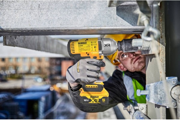 Гайкокрут ударний акумуляторний безщітковий DeWALT DCF900P2T