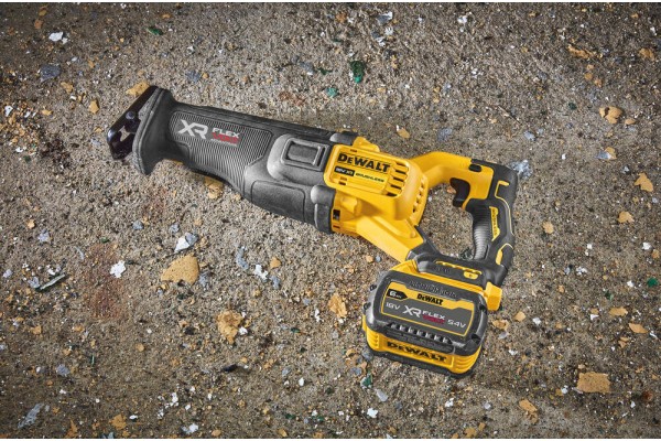 Пила шабельна акумуляторна DeWALT DCS386NT