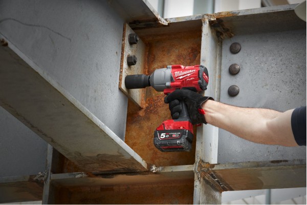 Гайкокрут акумуляторний Milwaukee M18 FHIWP12-502X (4933459693) Гайкокрут акумуляторний Milwaukee M18 FHIWP12-502X (4933459693)
