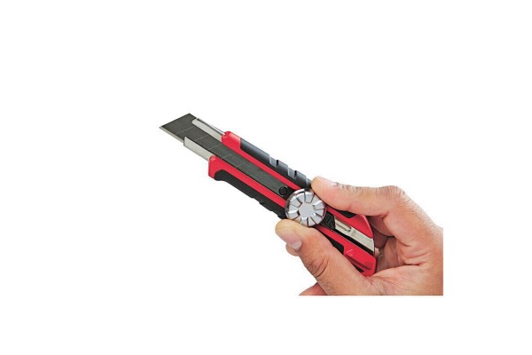 Ніж висувний HEAVY DUTY MILWAUKEE, 18мм Ніж висувний HEAVY DUTY MILWAUKEE, 18мм