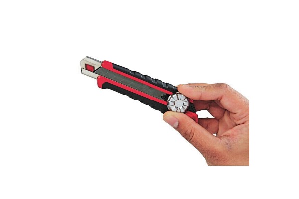 Ніж висувний HEAVY DUTY MILWAUKEE, 18мм Ніж висувний HEAVY DUTY MILWAUKEE, 18мм