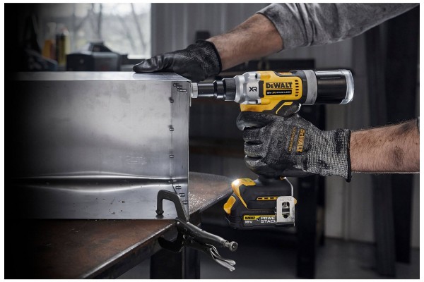 Заклепочник акумуляторний безщітковий DeWALT DCF414NT