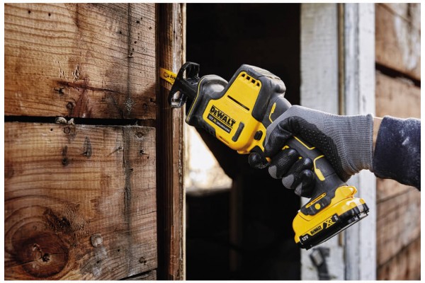 Пила шабельна акумуляторна безщіткова DeWALT DCS312N