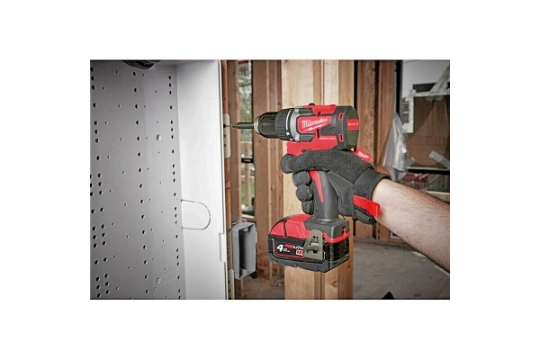 Дриль-шурупокрут акумуляторний безщітковий MILWAUKEE M18 CBLDD-0 60Нм