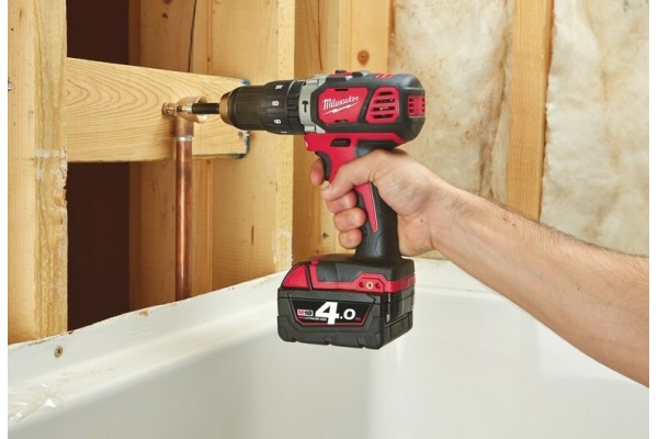 Дриль-шурупокрут ударна Milwaukee M18 BPD-202С (4933443515) Дриль-шурупокрут ударна Milwaukee M18 BPD-202С (4933443515)