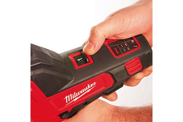 Кабелеріз акумуляторний MILWAUKEE, M12 CC-0 Кабелеріз акумуляторний MILWAUKEE, M12 CC-0