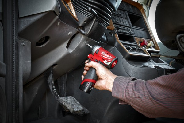 Гайкокрут акумуляторний Milwaukee M12 FIW14-0 без АКБ и ЗУ (4933464611) Гайкокрут акумуляторний Milwaukee M12 FIW14-0 без АКБ и ЗУ (4933464611)