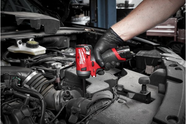 Гайкокрут акумуляторний Milwaukee M12 FIW14-0 без АКБ и ЗУ (4933464611) Гайкокрут акумуляторний Milwaukee M12 FIW14-0 без АКБ и ЗУ (4933464611)