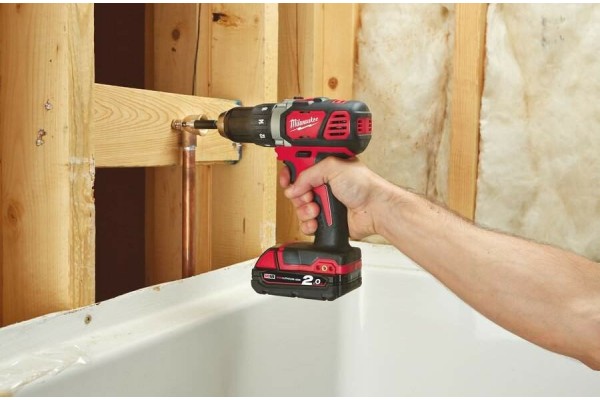 Дриль-шурупокрут Milwaukee M18 BDD-202C Lі-Іon