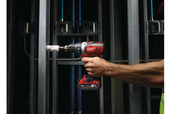 Дриль-шурупокрут Milwaukee M18 BDD-202C Lі-Іon