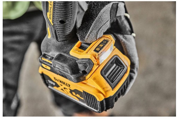 Дриль-шуруповерт акумуляторна безщіткова DeWALT DCD800P2T