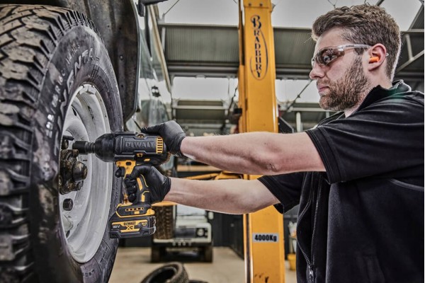 Гайковерт ударний акумуляторний безщітковий DeWALT DCF900P2G