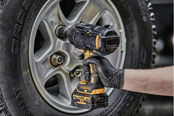 Гайковерт ударний акумуляторний безщітковий DeWALT DCF900P2G