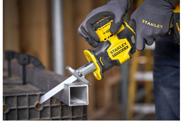 Пила шабельна акумуляторна STANLEY FATMAX SFMCS305B