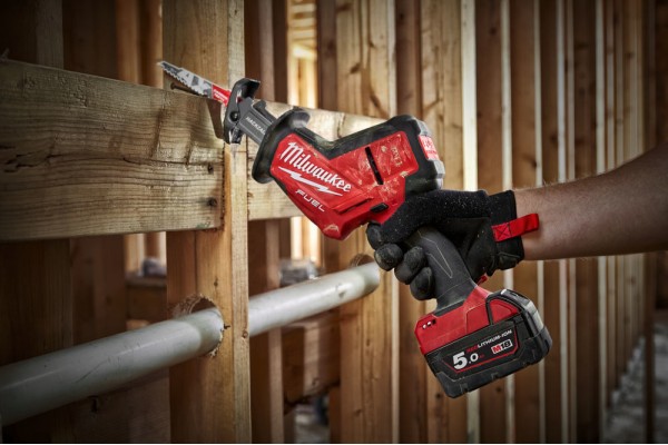 Акумуляторна шабельна пила Milwaukee M18 FHZ-502X (4933459885) Акумуляторна шабельна пила Milwaukee M18 FHZ-502X (4933459885)