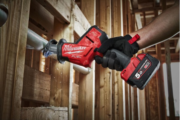 Акумуляторна шабельна пила Milwaukee M18 FHZ-502X (4933459885) Акумуляторна шабельна пила Milwaukee M18 FHZ-502X (4933459885)