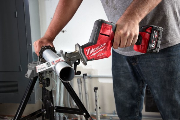 Акумуляторна шабельна пила Milwaukee M18 FHZ-502X (4933459885) Акумуляторна шабельна пила Milwaukee M18 FHZ-502X (4933459885)